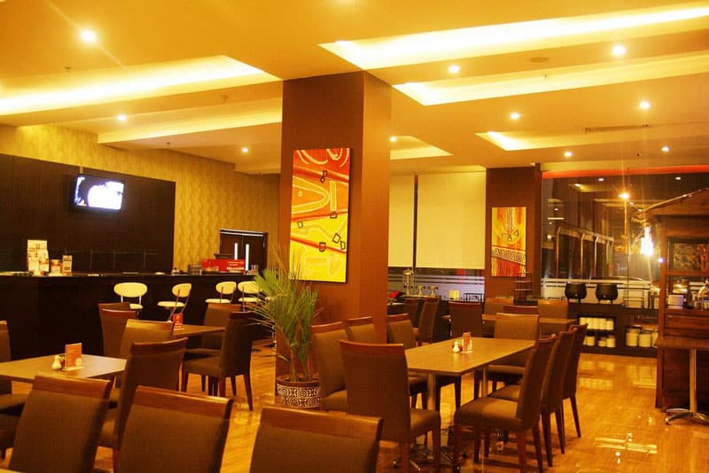 Max Cafe: Santai di Jantung Kota Cilacap